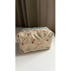 Косметичка с земляникой  [CLONE]