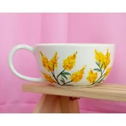 Фарфоровая кружка с мимозой
