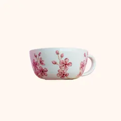 Фарфоровая кружка с сакурой